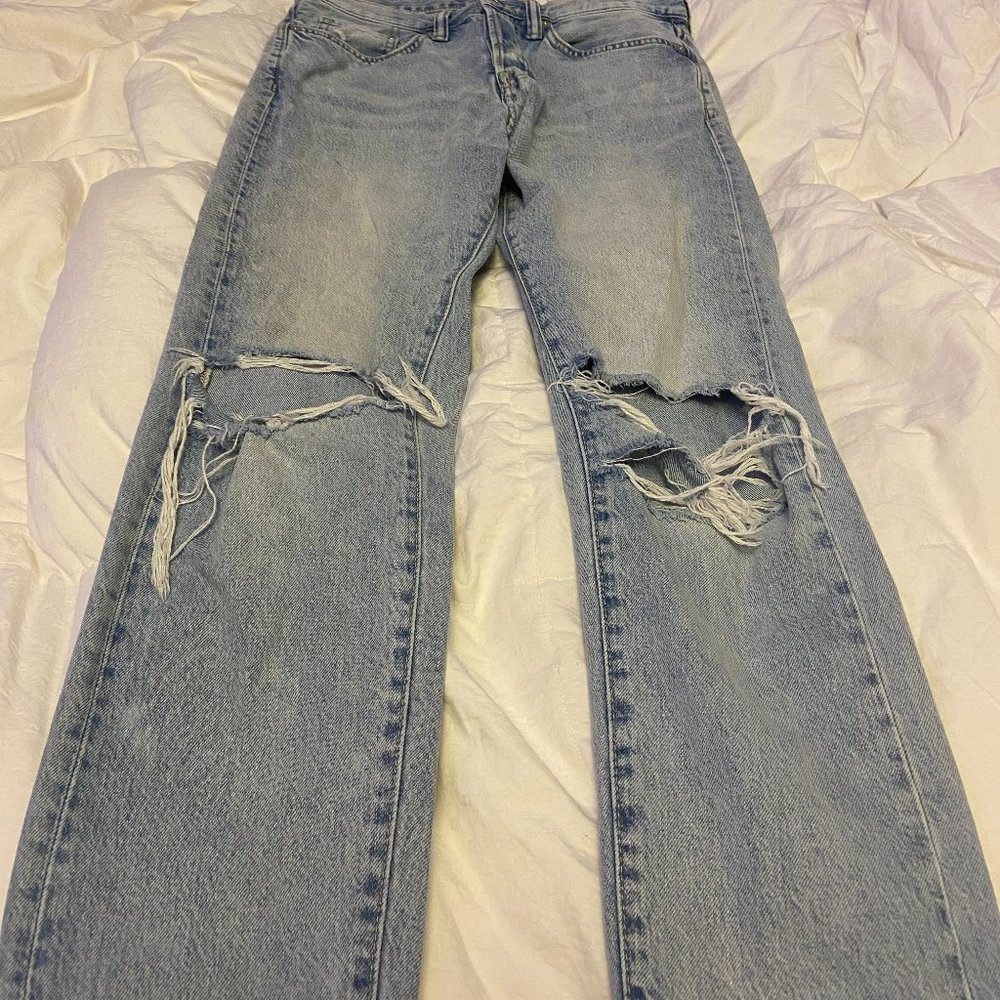 Slim Straight Lightwash Jeans